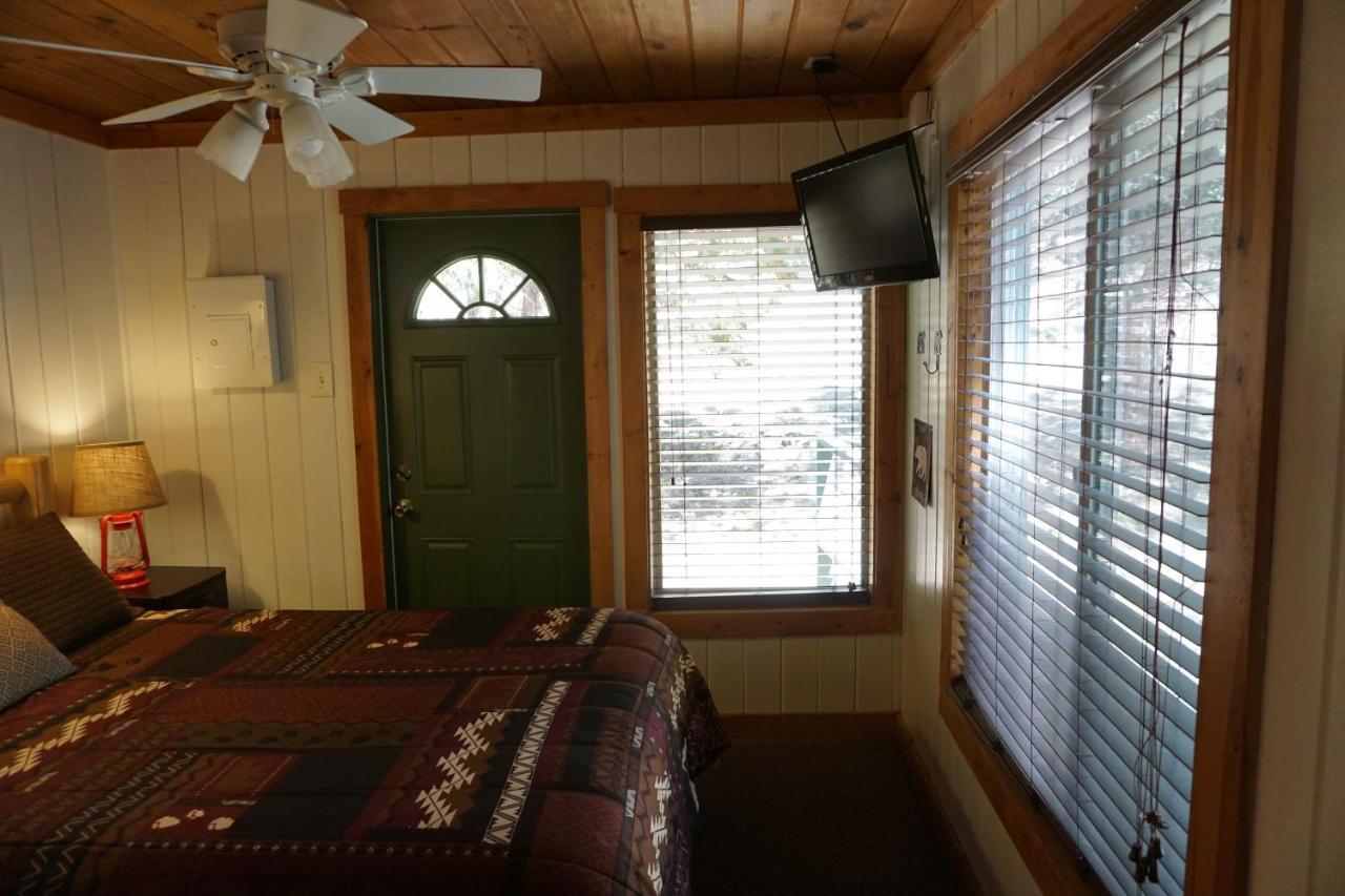 Shaver Lake Village Hotel Exterior foto